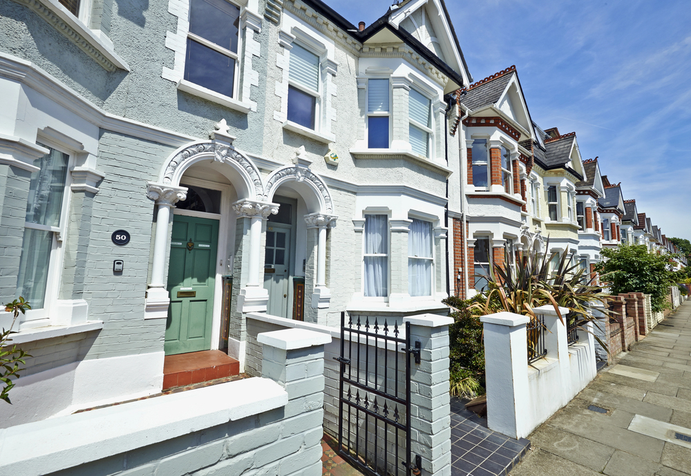 London street of early 20th century Edwardian terraced houses.